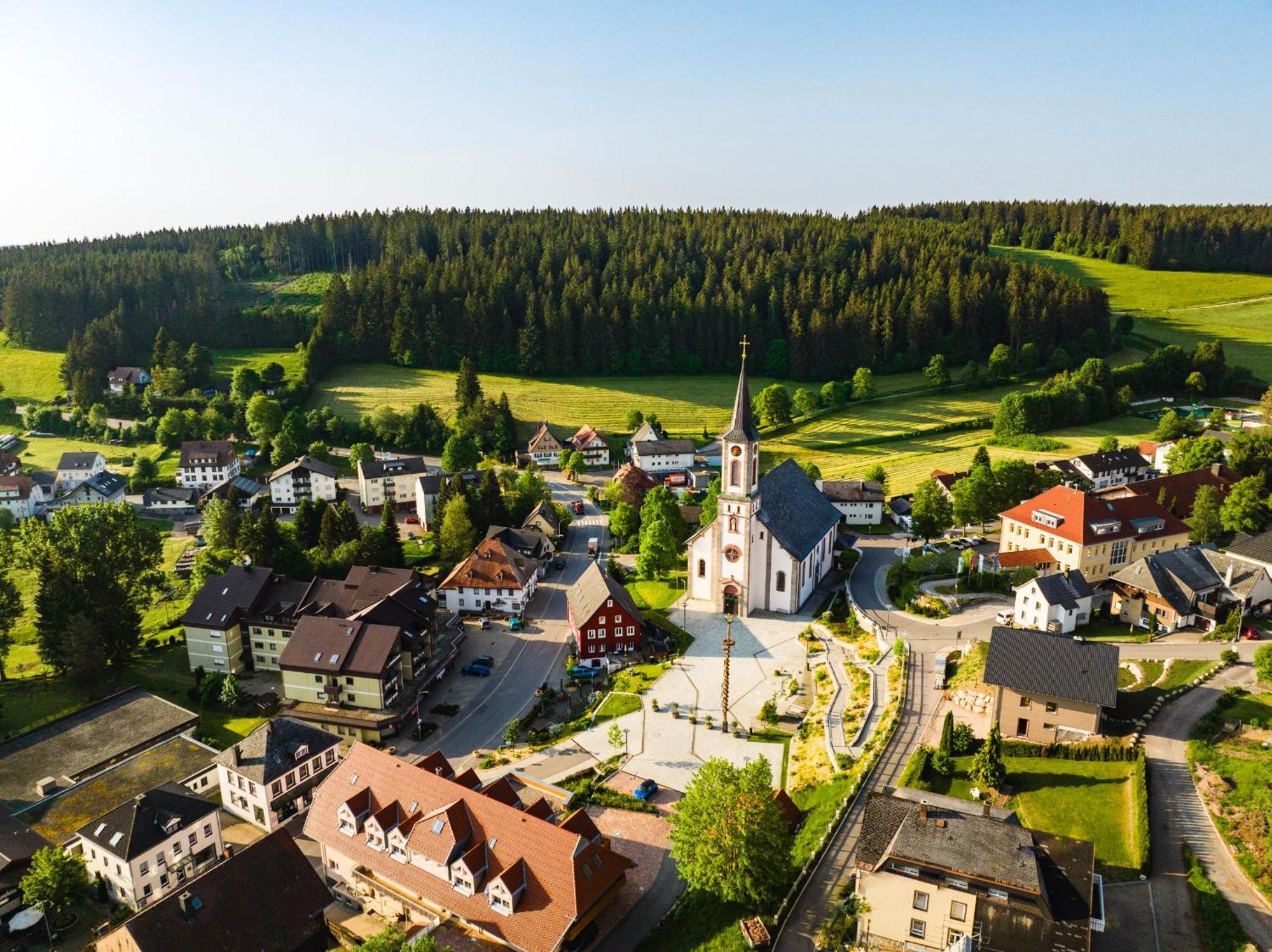 Ferienwohnungen Uhren Allgaier Schoenwald im Schwarzwald Exterior photo